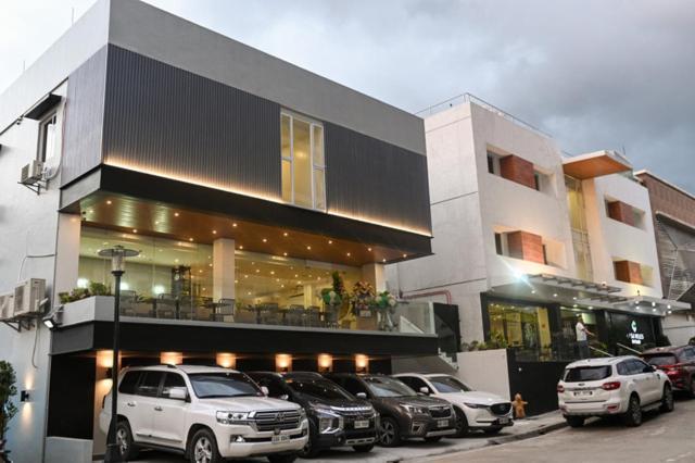 Casa Veles 3*
